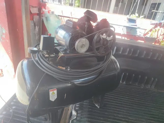 Vendo compressor semi novo valor 3,000