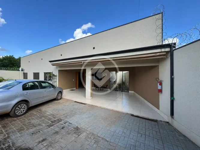 Residência Sofisticada com 400m² de Terreno e Piscina Aquecida Excelente oportunidade para