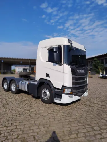 Scania R 540 6x4 com retarder