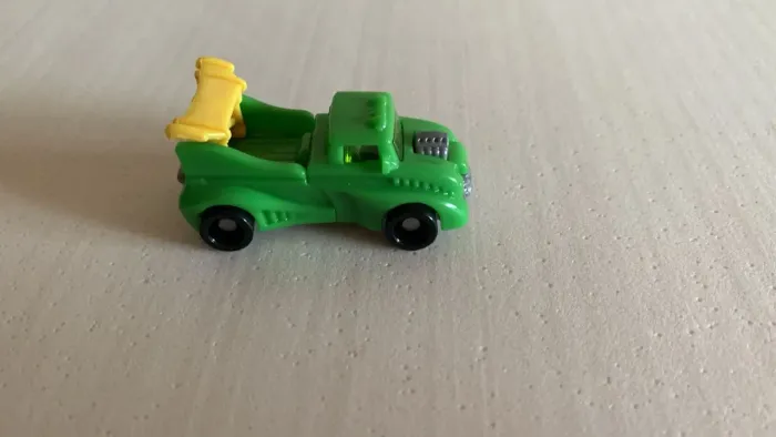 Carrinho kinder ovo 2010