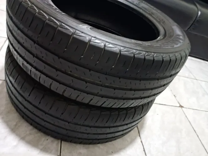 2 pneus 195/60/15" Goodyear Sport Direction."O par por 500 reais."