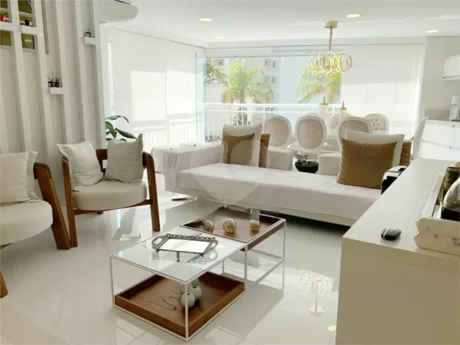 Apartamento à venda com 3 suítes no condomínio Família Mooca, São Paulo - SP