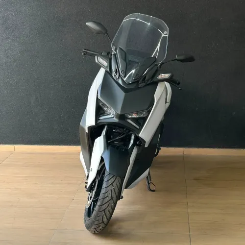 YAMAHA XMAX 250 CC 2025