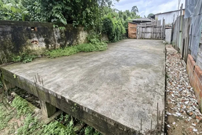 TERRENO COM TODA FUNDAÇÃO JA CONCLUÍDA  (TERRENO DE FUNDOS)
