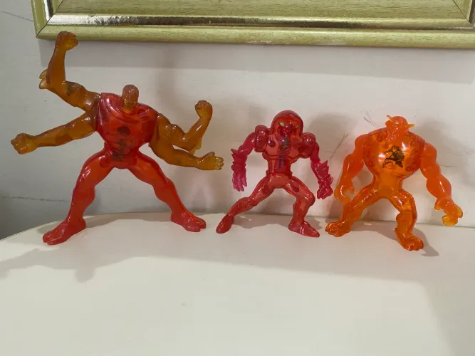 Bonecos Ben 10