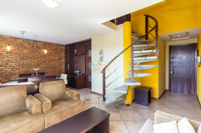 APARTAMENTO DUPLEX MOBILIADO COM 2 DORMITÓRIOS PARA LOCAÇÃO NO CRISTO REI
