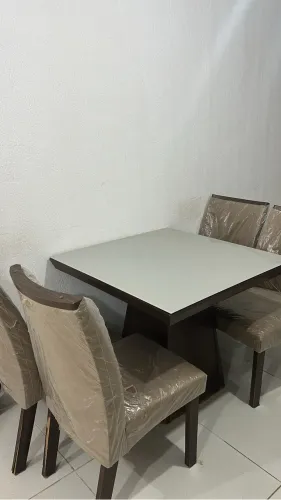 Mesa 4 cadeiras