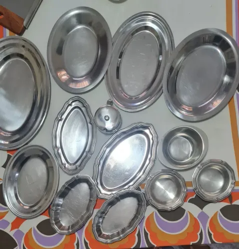 13 Peças em inox usadas, em muito bom estado.