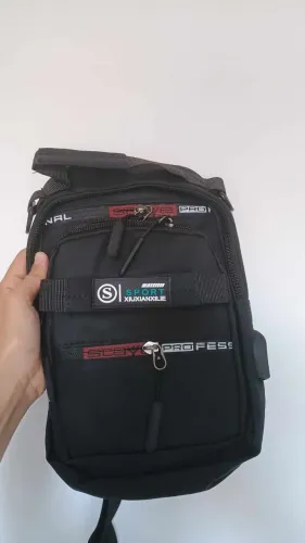 Bolsa de Ombro, Transversal e Mochila Impermeavel com Cabo USB
