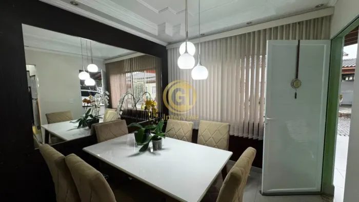 Casa Moderna e Reformada no Residencial Esplanada Nobre - Cidade Salvador, Jacareí-SP- 3 Q