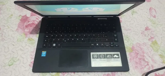 Notebook Acer ES1-431-p0v7
