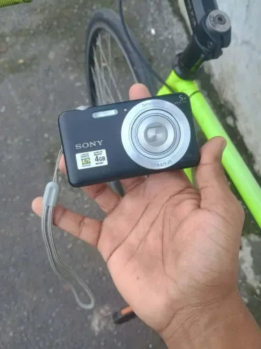 Camera Cyber shot dsc-w710 16 megapixels