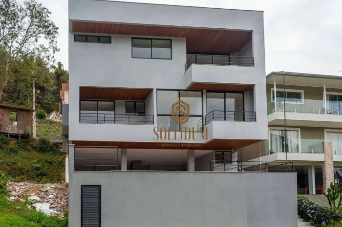 Casa com 3 dormitórios à venda, 310 m² por R$ 1.830.000,00 - Cônego - Nova Friburgo/RJ