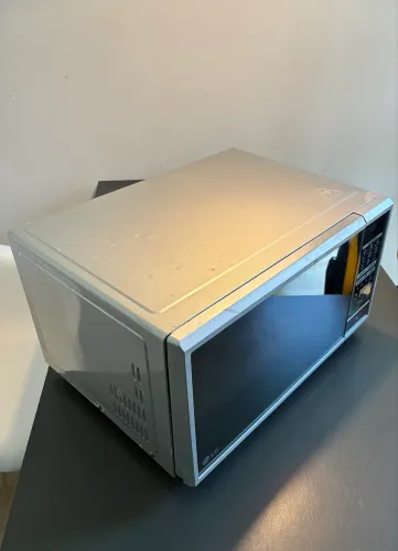 Microondas 30L Easyclean