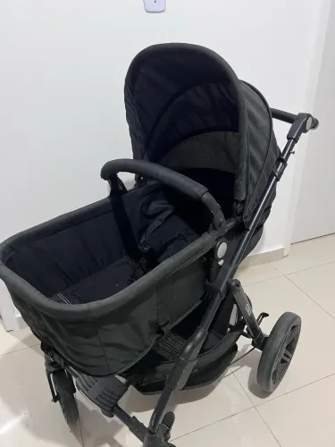 Vendo carrinho Moisés com bebê conforto completo novinho