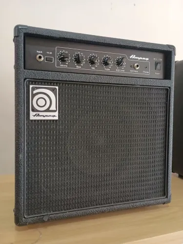 Amplificador Ampeg BA108