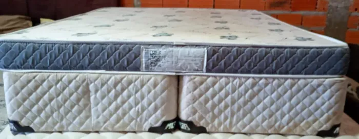 Cama com colchão 