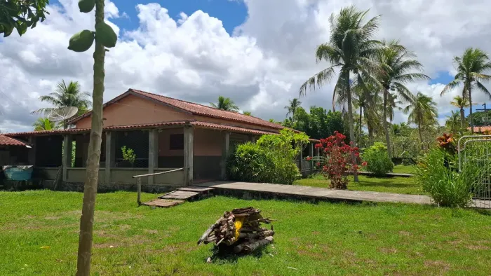 Belíssimo sítio de 28t com uma linda casa sede de 3/4 com suite em Amélia Rodrigues Ba.