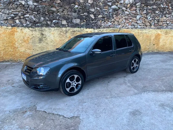 Volkswagen Golf 1.6 MI Total Flex 8V 4P 2013