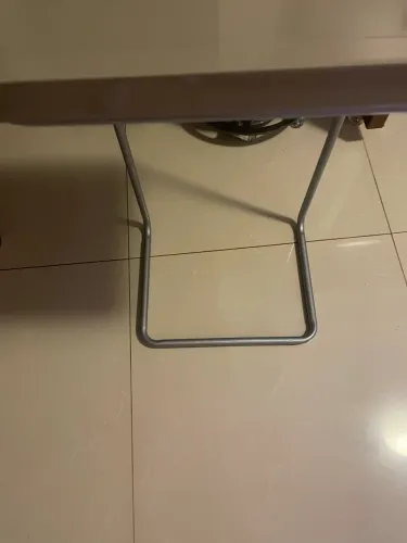 Vendo mesinha , estado de conservação nova