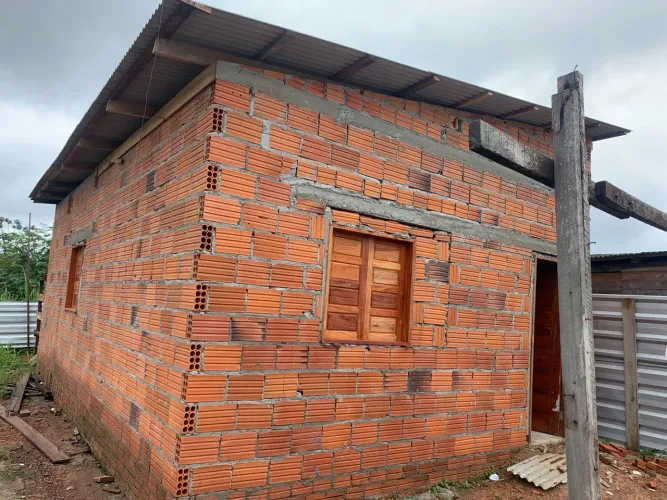 Terreno e casa