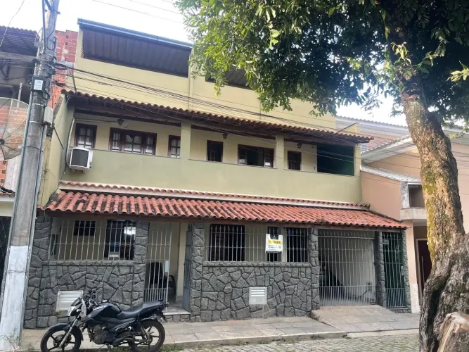 Vendo casa em Além Paraíba