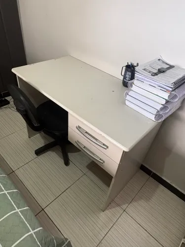 Mesa de Estudos/Escritório - Ótimo Estado