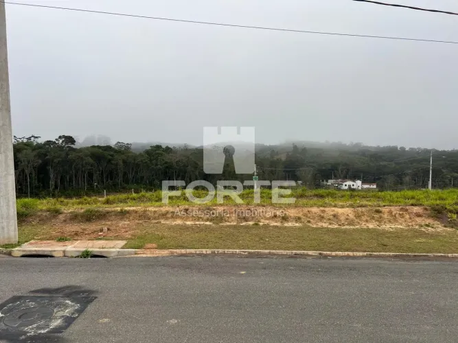 VENDO excelentes terrenos com declive no condomínio Mosaico Horizontes em Mogi das Cruzes.