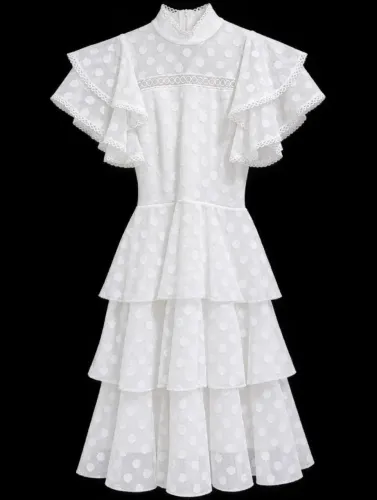 ? Vestido Branco Elegante com Babados e Renda ?