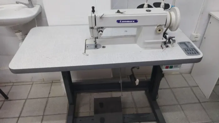 Máquina de Costura industrial Reta!