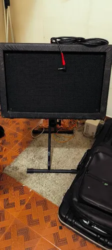 Gabinete guitarra  com Celestion v30 aniversário de 25 anos.