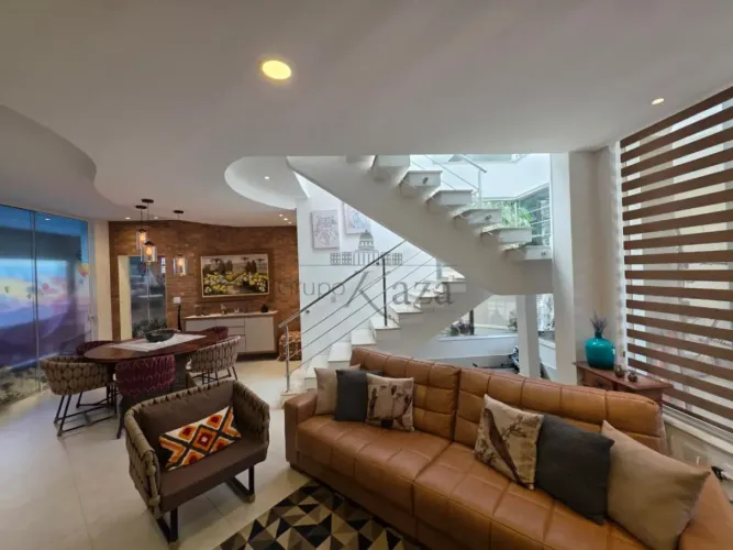 Oportunidade - Casa em Condomínio - Urbanova - Altos da Serra VI - 4 Dormitórios - 230m².