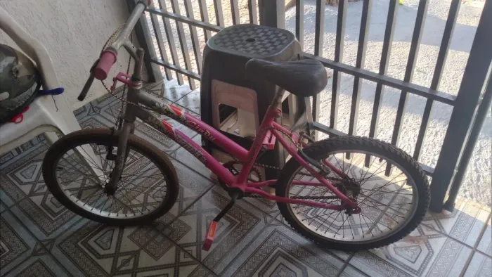 Bicicleta aro 20 De menina