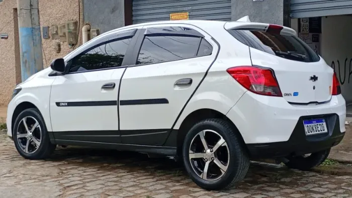 Chevrolet Onix JOY Hatch 1.0 8V Flex Mec. 4P 2018