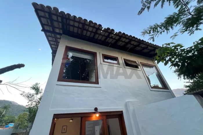 Chalé para Locação Anual em Ilhabela  Conforto e Tranquilidade na Cocaia