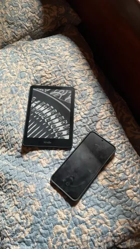 Smartphone galaxy + Kindle (mais recente) *