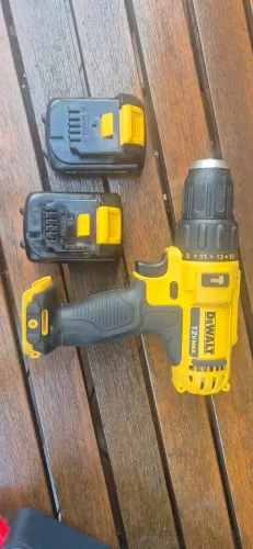 Parafusadeira e furadeira dewalt 12v max