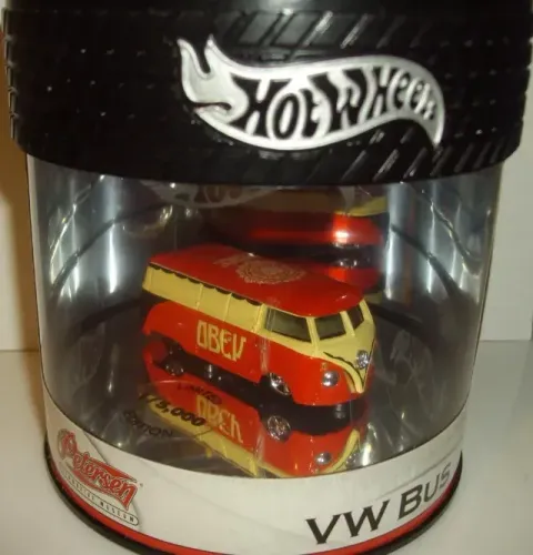 Hot Wheels Raro Drag Bus - Petersen Automotive Museum