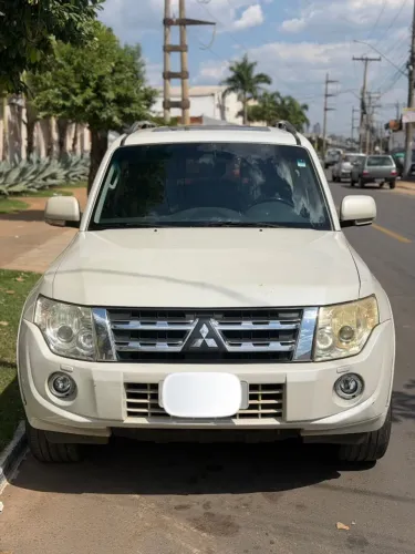 Mitsubishi Pajero HPE Full 3.2 4X4 T.i.dies. 5P AUT 2013