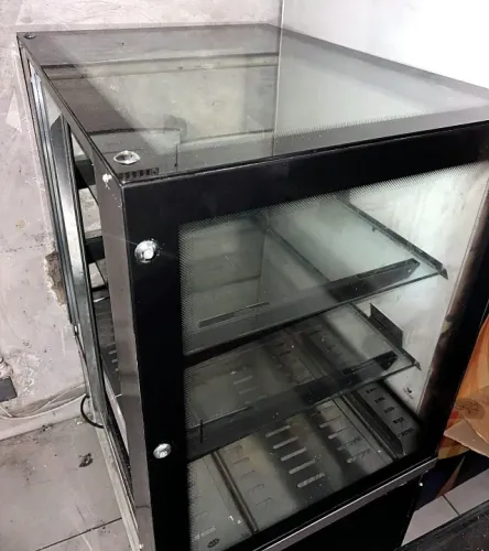 Vitrine Refrigerada Confeitaria Vidro Reto Preta 3 Níveis