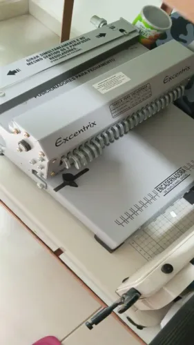 Máquina de furo quadrado 