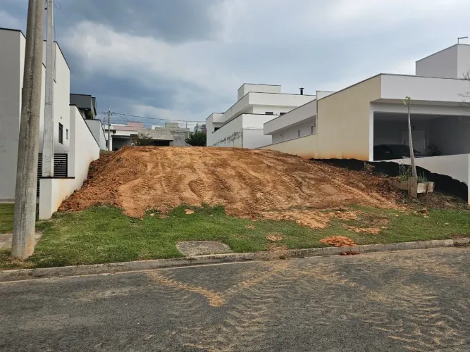 Terreno 300m² Central Park Salto - 12x25
