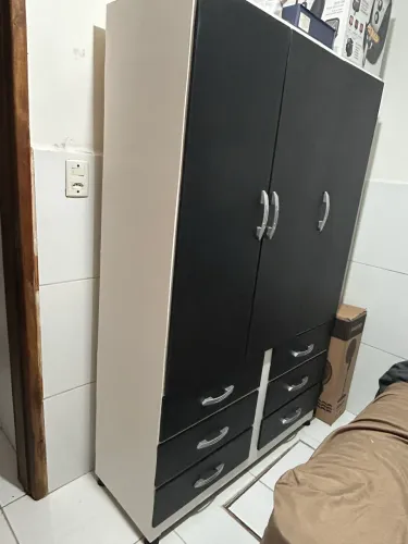 Guarda Roupas / Semi Novo