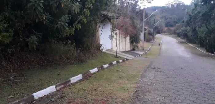 Terreno de condomínio para venda possui 800 metros quadrados