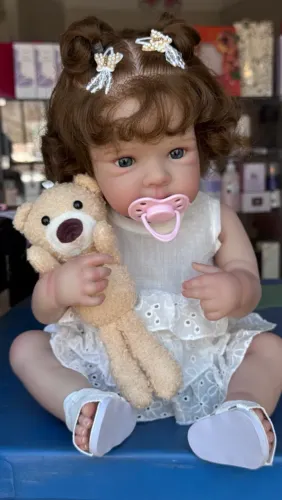 Bebê reborn vestido branco