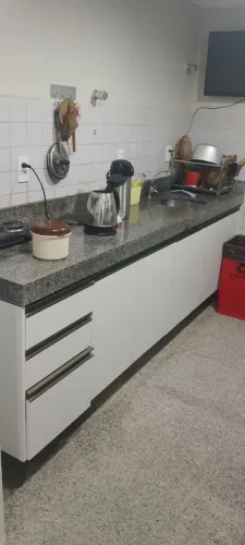 Vendo armário completo com pia