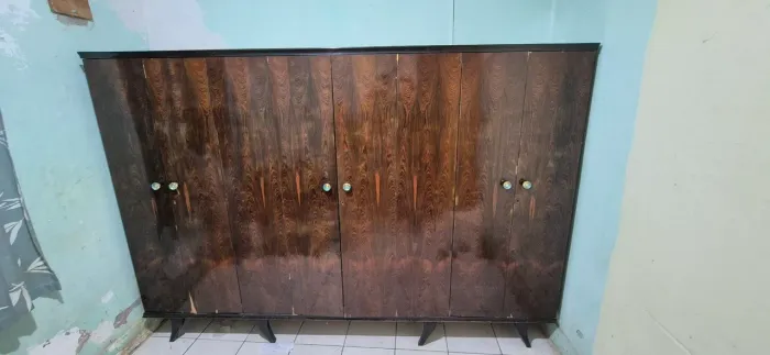 Guarda-roupas em excelente estado