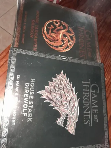 Kit 2 Game of Thrones 3D Mask & Wall Mount (Houses Targeryan Dragon + Stark Direwolf)