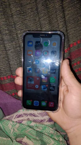 iPhone XR 128g pegando tudo só não atualiza