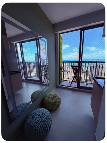 Lindo flat na principal de Manaira,